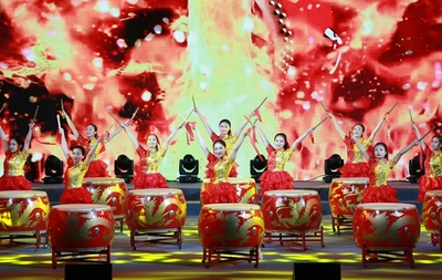 青春踏歌 逐夢常大--常州大學(xué)迎2019級新生軍訓(xùn)慰問文藝晚會暨第三十五屆校園文化藝術(shù)節(jié)開幕